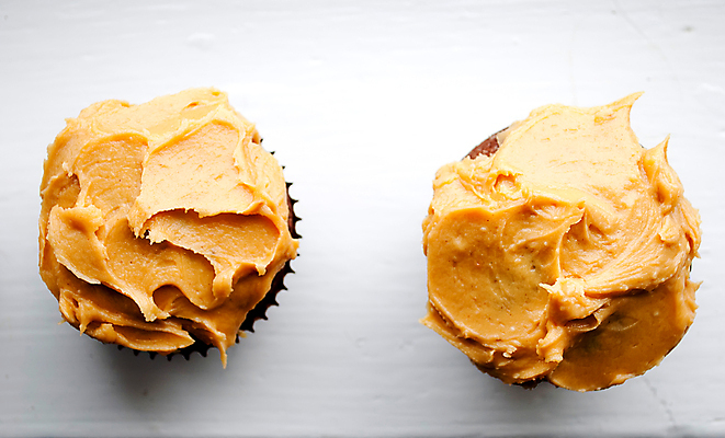 포토 JPG 해외이미지 종이 음식 백그라운드 디저트 건강 요리 사람없음 컵 갈색 과자 케이크 주방 초콜릿 얼음 검은색 식사 어둠 빵집 흰색 대접 신선 달콤 맛 아침식사 유혹 설탕 컵케이크 굽기 만들기 땅콩 머핀 칼로리 버터 고립 번 페스츄리 해로움 핸드메이드 프로스팅 해외202004 해외포토 자연요소 식기 빵 컬러 컨셉 모션 상점 견과류 구이 제빵 파일형식 이미지허브