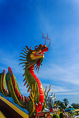 포토 JPG 해외이미지 구름 전통 외관 아시아 종교 문화 여행 건축양식 하늘 지붕 동양인 사람없음 건물 초록색 파란색 중국 용 사찰 입 역사 치아 혀 타일 꼬리 동쪽 옛날 해외202004 해외포토 자연요소 건축물 건축 나라 컬러 종교건축 인종 신체부위 소화기관 방향 파일형식 이미지허브