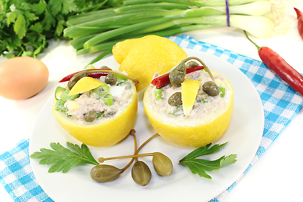 포토 JPG 해외이미지 양파 사람없음 요식업 배열 참치 레몬 가득함 폭식 뷔페 스터핑 해외202004 해외포토 산업 채소 과일 어류 파일형식 이미지허브