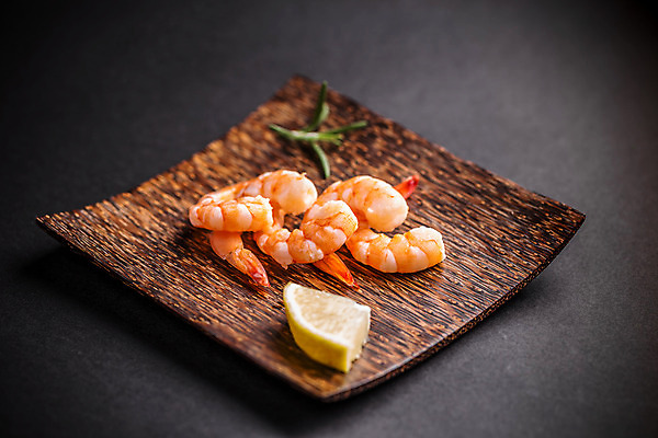 포토 JPG 해외이미지 접시 음식 조개 새우 건강 갑각류 요리 사람없음 식사 저녁식사 신선 호랑이 맛 레몬 해산물 꼬리 삶기 해외202004 해외포토 동물 식기 컨셉 과일 포유류 어패류 파일형식 이미지허브