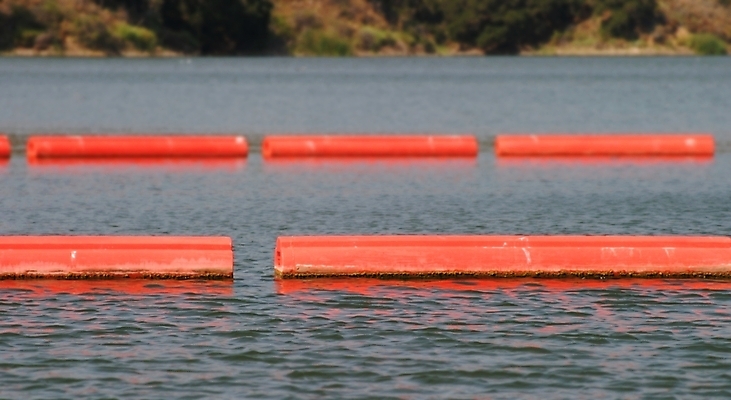 포토 JPG 해외이미지 호수 바다 오렌지 자연 경고 안전 사람없음 빨간색 물 파란색 반사 액체 질감 나누기 부표 해외202004 해외포토 자연요소 컬러 과일 수학 생태계 사칙연산 파일형식 이미지허브
