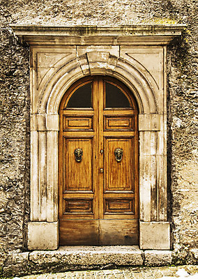 포토 JPG 해외이미지 외관 유럽 벽 건축양식 출입구 주택 사람없음 야외 건물 목재 문 이탈리아 수확 입장 묘사 아치 대문 옛날 스타일 해외202004 해외포토 나무 건축물 건축 나라 농업 재료 파일형식 이미지허브