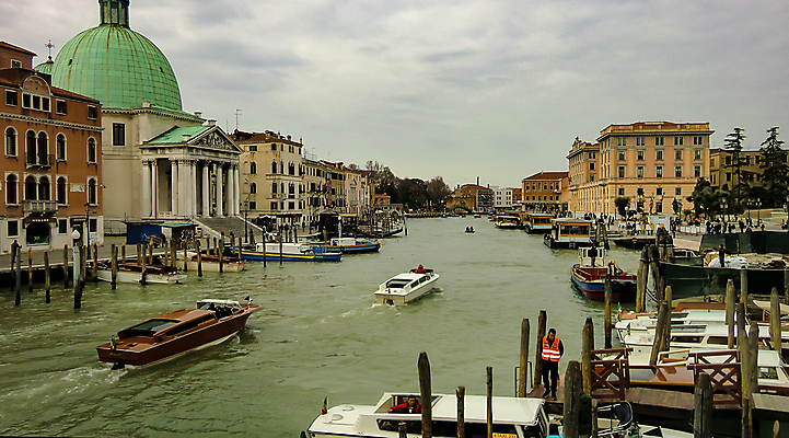 포토 JPG 해외이미지 하늘 사람없음 강 항구 보트 역 베네치아 구시가지 해외202004 해외포토 배_교통 교통시설 이탈리아 파일형식 이미지허브