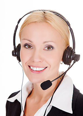 포토 JPG 해외이미지 직업 백그라운드 회사 비즈니스 통신 노동자 말하기 한명 사람 스마트폰 금발 머리 헤드폰 흰색 최고 업무 센터 중개인 전화기 고객 서비스 텔레마케팅 안내원 부름 비서 판매원 소통 고립 마케팅 운영자 지원 헬프 대리인 해외202004 해외포토 1 헤어스타일 컬러 음향기기 컨셉 모션 신체부위 핸드폰 스마트기기 작업 도움 서비스업 파일형식 이미지허브