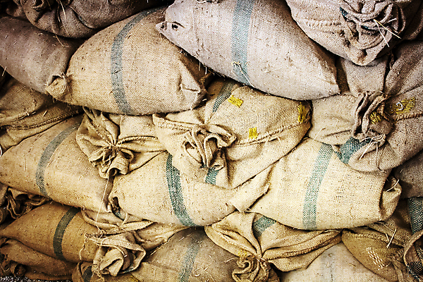 포토 JPG 해외이미지 줄 백그라운드 농업 가방 가정 사람없음 갈색 장비 직물 삼베 질감 캔버스 자루 섬유 짜임 외양간 구식 엮은 파우치 해외202004 해외포토 잡화 산업 컬러 파일형식 천_직물 이미지허브