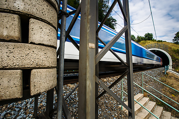 포토 JPG 해외이미지 여행 이동 교통시설 모션 추상 항해 사람없음 기차 화물 터널 전철 역 스위스 창고 속도 통로 출퇴근 마차 승객 튜브 지하 엔진 디젤 선로 통근 해외202004 해외포토 유럽 길 육상교통 교통수단 교통 컨셉 무늬 배_교통 비즈니스 대중교통 운송업 시설 출근 파일형식 이미지허브
