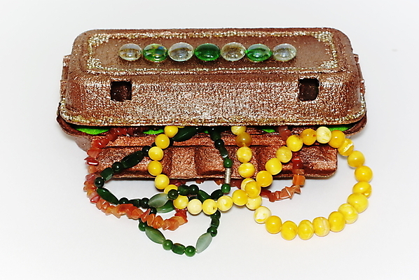 포토 JPG 해외이미지 포장 목걸이 발렌타인데이 선물 사람없음 장식 빛 상자 컬러풀 덮개 흰색 고급 은색 컨테이너 보석 구슬 오브젝트 수납 고립 해외202004 해외포토 산업 컬러 컨셉 장신구 데이이벤트 뚜껑 광석 파일형식 이미지허브