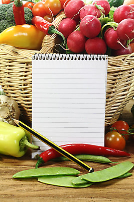 포토 JPG 해외이미지 종이 다이어트 채소 건강 요리 사람없음 빨간색 초록색 쇼핑 노란색 바구니 식당 정원 공책 샐러드 수확 신선 먹기 허브 향신료 매움 레시피 내추럴 채식주의자 비건 해외202004 해외포토 식물 음식 컬러 농업 모션 문구용품 상점 맛 채식 향미료 파일형식 이미지허브