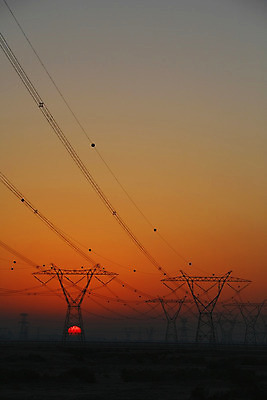 포토 JPG 해외이미지 오렌지 하늘 사람없음 태양 힘 에너지 전선 전염 철탑 해외202004 해외포토 자연요소 과일 탑 질병 감염 파일형식 이미지허브