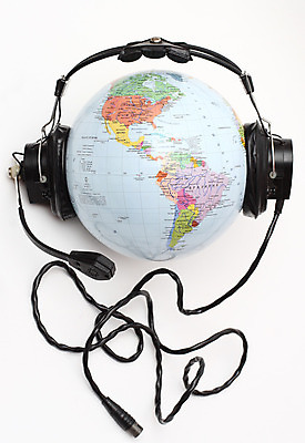 포토 JPG 해외이미지 산업 지구 음악 컨셉 지도 비즈니스 대화 사람없음 세계 글로벌 지구본 헤드폰 소리 듣기 행성 장비 네트워크 연결 귀 오디오 스테레오 멜로디 여의주 해외202004 해외포토 음향기기 모션 문화예술 말하기 신체부위 전자제품 우주 파일형식 이미지허브