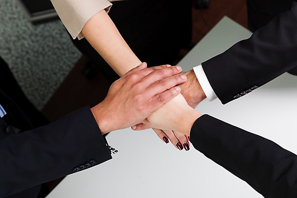 포토 JPG 해외이미지 직업 손 여자 남자 흑인 컨셉 비즈니스 성공 협력 악수 함께함 사람 성인 사람없음 사무실 믿음 검은색 거래 작업 비즈니스맨 4 그룹 닫기 정상 심볼 계약 사인 흔들림 다민족 멀티 연대 지원 통일 해외202004 해외포토 서양인 감정 컬러 모션 손짓 신체부위 숫자 직장인 파일형식 이미지허브