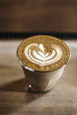 포토 JPG 해외이미지 전통 디자인 문화 커피 음료 백그라운드 탁자 사랑 미술 사람없음 목재 장식 컵 갈색 우주 상점 숟가락 검은색 힘 이탈리아 거품 카페 우유 머그컵 수확 흰색 하트 시골 신선 뜨거움 맛 아침식사 혼합 굽기 질감 복고 아로마 향 카푸치노 에스프레소 내추럴 가벼움 라떼 모카 카페인 스타일 해외202004 해외포토 모양 나무 식기 감정 유럽 컬러 가구 컨셉 농업 재료 문화예술 유제품 수저 식사 무게 구이 파일형식 이미지허브