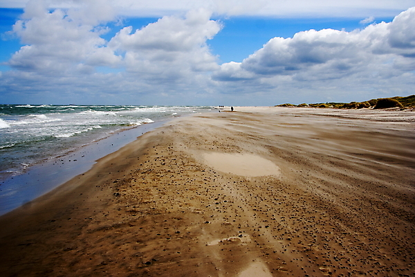 포토 JPG 해외이미지 구름 모래 파도 여행 백그라운드 자연 벽지 하늘 바람 휴가 항해 덴마크 풍경 사람없음 물 여름 파란색 모래사장 태양 여행객 맑음 침묵 탐험 뜨거움 고독 큼 땅 질감 이국적 해외202004 해외포토 자연요소 계절 감정 바다 컬러 배_교통 날씨 북유럽 사람 소리 크기 생태계 파일형식 이미지허브