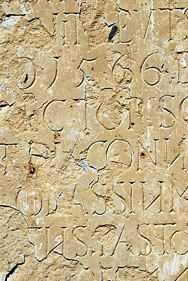 포토 JPG 해외이미지 알파벳 탁자 사람없음 수확 바위 기록 중세 신비 비밀 편지 사인 질감 공지사항 사암 옛날 해외202004 해외포토 영어 가구 컨셉 농업 돌_바위 역사 파일형식 이미지허브