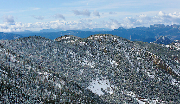포토 JPG 해외이미지 나무 계절 여행 겨울 자연 하늘 스키 산 파노라마 풍경 사람없음 야외 파란색 빛 환경 얼음 하이킹 추위 바위 흰색 황무지 스페인 끝 정상 순수 언덕 서리 지역 절정 눈내림 해외202004 해외포토 자연요소 식물 유럽 컬러 컨셉 레저 겨울스포츠 눈_날씨 촬영기법 돌_바위 생태계 파일형식 이미지허브