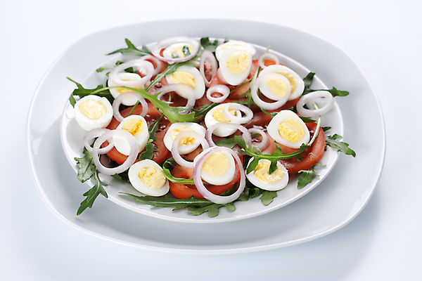 포토 JPG 해외이미지 접시 음식 포크 잎 다이어트 토마토 채소 양파 치즈 건강 사람없음 빨간색 초록색 빛 노란색 식당 계란 식사 저녁식사 샐러드 흰색 신선 고명 아침식사 상추 자르기 먹기 허브 유기농 심플 점심식사 고립 루꼴라 메추리 채식주의자 해외202004 해외포토 식물 식기 웰빙 컬러 모션 유제품 상점 알 채식 파일형식 이미지허브