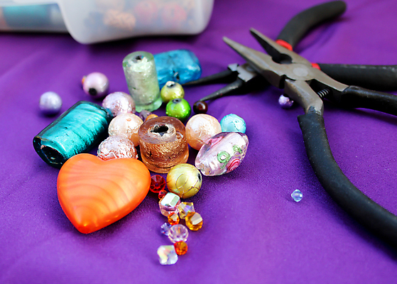 포토 JPG 해외이미지 모양 디자인 목걸이 장신구 사람없음 장식 가로 세트 컬러풀 유행 블록 장비 그룹 플라스틱 보석 만들기 구슬장식 해외202004 해외포토 컬러 모션 재질 광석 구슬 파일형식 이미지허브