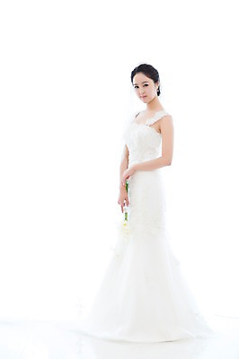 포토 JPG 스튜디오촬영 전신 식물 드레스 여자 꽃 신부 부케 웨딩드레스 결혼 면사포 실내 한명 서기 들기 누끼 사람 동양인 20대 성인 옆모습 한국인 우아함 청순 여자만 여자한명만 성인여자만 청년만 청년여자만 성인한명만 청년여자한명만 성인여자한명만 성인만 국내포토 1 옷 뷰포인트 꽃다발 컨셉 모션 인종 이벤트 청년 내부 결혼소품 파일형식