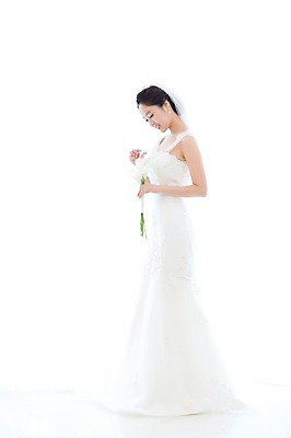 포토 JPG 스튜디오촬영 전신 식물 드레스 여자 꽃 신부 부케 웨딩드레스 결혼 면사포 실내 한명 서기 웃음 들기 누끼 사람 동양인 20대 성인 옆모습 한국인 우아함 청순 여자만 여자한명만 성인여자만 청년만 청년여자만 성인한명만 청년여자한명만 성인여자한명만 성인만 국내포토 1 옷 뷰포인트 꽃다발 컨셉 모션 표정 인종 이벤트 청년 내부 결혼소품 파일형식