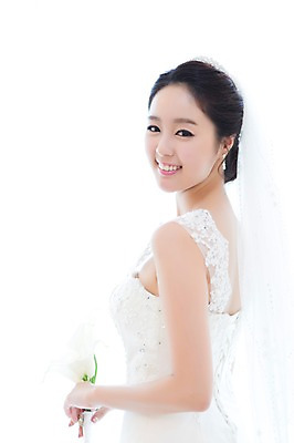 포토 JPG 스튜디오촬영 식물 드레스 여자 꽃 신부 부케 웨딩드레스 결혼 면사포 실내 한명 웃음 들기 누끼 사람 동양인 상반신 20대 성인 옆모습 한국인 우아함 청순 여자만 여자한명만 성인여자만 청년만 청년여자만 성인한명만 청년여자한명만 성인여자한명만 성인만 국내포토 1 옷 뷰포인트 꽃다발 컨셉 모션 표정 인종 이벤트 청년 내부 결혼소품 파일형식