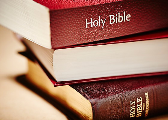 포토 JPG 스튜디오촬영 기독교 종교 백그라운드 종교용품 기독교용품 실내 근접촬영 사람없음 아웃포커스 책 쌓기 성경 오브젝트 국내포토 뷰포인트 모션 촬영기법 내부 파일형식