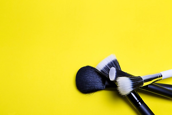 포토 JPG 스튜디오촬영 컬러 생활용품 실내 사람없음 화장 뷰티 노란색 화장품 화장용품 붓 미용용품 오브젝트 국내포토 내부 파일형식