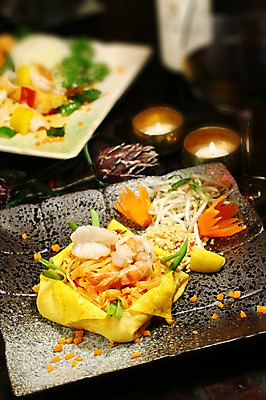 포토 JPG 그릇 접시 음식 채소 초 촛불 새우 근접촬영 사람없음 아웃포커스 당근 면류 면 볶음 볶음면 볶음우동 숙주나물 일본음식 국내포토 식기 뷰포인트 뿌리채소 촬영기법 갑각류 나물 우동 파일형식