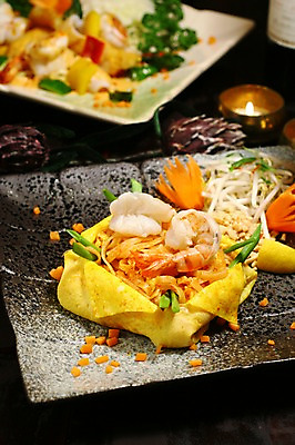 포토 JPG 그릇 접시 음식 채소 초 촛불 새우 근접촬영 사람없음 아웃포커스 당근 면류 면 볶음 볶음면 볶음우동 숙주나물 일본음식 국내포토 식기 뷰포인트 뿌리채소 촬영기법 갑각류 나물 우동 파일형식