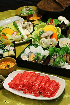 포토 JPG 그릇 접시 음식 채소 호박 조개 새우 생고기 육류 사람없음 아웃포커스 버섯 소고기 해물요리 냄비 어묵 해산물 배추 만두 홍합 팽이버섯 물김치 쑥갓 샤브샤브 주꾸미 해물샤브샤브 일본음식 제철음식 국내포토 식기 식재료 어패류 김치 연체동물 촬영기법 갑각류 수중동물 솥 제철 파일형식