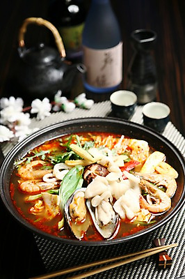 포토 JPG 그릇 꽃 음식 채소 술잔 젓가락 주전자 술병 조개 잔 새우 사람없음 아웃포커스 컵 버섯 해물요리 병 냄비 해산물 청경채 홍합 해물탕 수제비 일본음식 국내포토 식물 식기 주방용품 병_용기 어패류 주류 촬영기법 수저 갑각류 솥 파일형식