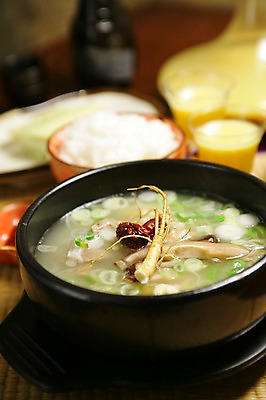 포토 JPG 그릇 접시 한식 음식 채소 잔 근접촬영 사람없음 아웃포커스 버섯 인삼 뚝배기 대추 파 갈비탕 공기밥 국내포토 식기 뷰포인트 밥 촬영기법 삼 탕 파일형식