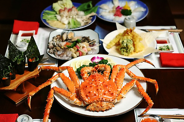 포토 JPG 그릇 접시 꽃 음식 채소 젓가락 조개 잔 파슬리 사람없음 아웃포커스 장식 컵 숟가락 초밥 해물요리 튀김 게 꼬치 어묵 고추냉이 머스터드 어묵꼬치 레몬 해산물 오징어 냅킨 전복 킹크랩 대게 게요리 마끼 초고추장 일본음식 국내포토 식물 식기 과일 어패류 연체동물 촬영기법 수저 갑각류 수중동물 양념 소스_음식 파일형식