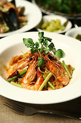 포토 JPG 그릇 접시 음식 포크 채소 조개 새우 파스타 서양음식 스파게티 근접촬영 사람없음 아웃포커스 장식 해물요리 면류 면 해산물 피클 홍합 새우요리 해물스파게티 해물파스타 국내포토 식기 뷰포인트 어패류 촬영기법 갑각류 절임 파일형식