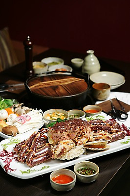 포토 JPG 그릇 접시 음식 채소 젓가락 조개 잔 가위 사람없음 아웃포커스 버섯 당근 해물요리 게 병 냄비 해산물 팽이버섯 가리비 물김치 킹크랩 대게 게요리 일본음식 국내포토 식기 어패류 문구용품 김치 뿌리채소 촬영기법 수저 갑각류 솥 파일형식