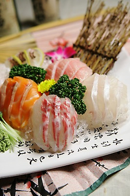 포토 JPG 그릇 접시 꽃 음식 채소 파슬리 어류 근접촬영 사람없음 아웃포커스 장식 초밥 생선회 회 고추냉이 머스터드 무순 일본음식 국내포토 식물 식기 뷰포인트 촬영기법 수중동물 양념 소스_음식 새싹채소 파일형식