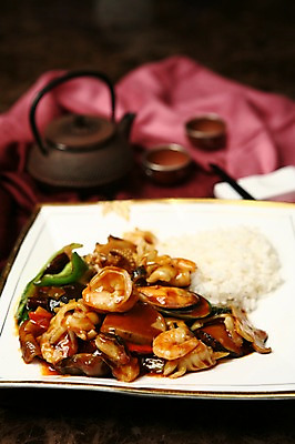 포토 JPG 그릇 접시 음식 젓가락 밥 주전자 조개 잔 새우 사람없음 아웃포커스 컵 중식 해물요리 해산물 덮밥 홍합 주꾸미 해물덮밥 제철음식 국내포토 식기 주방용품 어패류 연체동물 촬영기법 수저 갑각류 수중동물 제철 파일형식