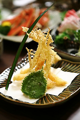 포토 JPG 그릇 접시 음식 사람없음 아웃포커스 장식 초밥 튀김 깻잎 스키다시 일본음식 국내포토 식기 채소 촬영기법 파일형식