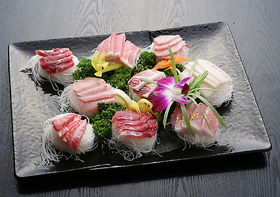 포토 JPG 그릇 접시 꽃 음식 채소 파슬리 어류 사람없음 장식 초밥 생선회 회 날것 일본음식 국내포토 식물 식기 수중동물 파일형식