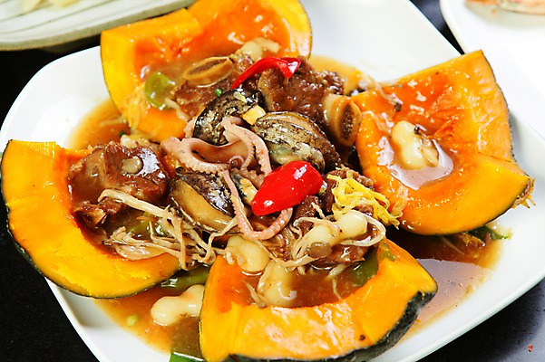 포토 JPG 그릇 접시 음식 호박 떡 육류 근접촬영 사람없음 아웃포커스 중식 해물요리 해산물 찜 전복 조랭이떡 주꾸미 해물찜 제철음식 국내포토 식기 뷰포인트 채소 식재료 어패류 연체동물 촬영기법 수중동물 제철 파일형식