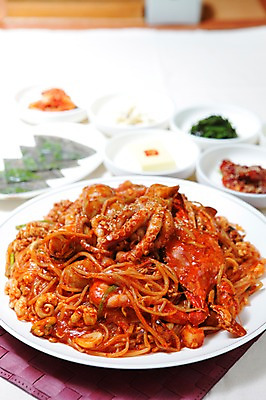 포토 JPG 그릇 접시 한식 반찬 새우 사람없음 아웃포커스 해물요리 꽃게 해산물 매움 콩나물 낙지 해물찜 국내포토 식기 음식 채소 연체동물 촬영기법 갑각류 수중동물 게 맛 찜 나물 파일형식