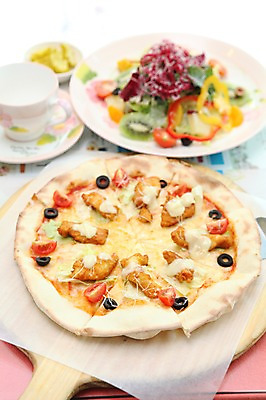 포토 JPG 그릇 접시 음식 채소 과일 방울토마토 잔 피자 서양음식 키위 사람없음 아웃포커스 컵 치킨 샐러드 찻잔 올리브 피클 토핑 국내포토 식기 열매 토마토 패스트푸드 촬영기법 닭고기요리 절임 파일형식