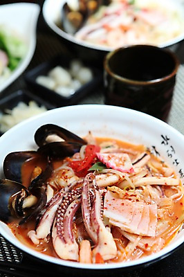 포토 JPG 그릇 음식 조개 사람없음 아웃포커스 해물요리 대접 라멘 라면 면류 면 해산물 오징어 홍합 해물라면 일본음식 국내포토 식기 어패류 연체동물 촬영기법 수중동물 파일형식