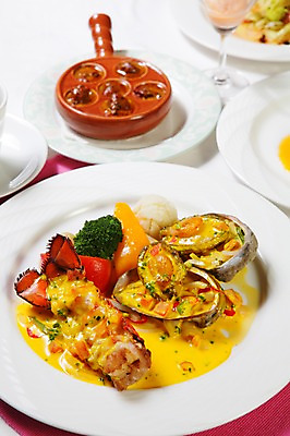 포토 JPG 그릇 접시 음식 채소 서양음식 사람없음 당근 해물요리 브로콜리 바닷가재 해산물 전복 국내포토 식기 어패류 뿌리채소 가재 파일형식