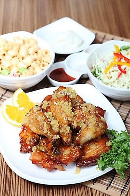 포토 JPG 그릇 접시 한식 음식 채소 오렌지 마늘 육류 사람없음 아웃포커스 과자 치킨 양념치킨 닭고기 샐러드 양념 무 대나무발 마늘치킨 뻥튀기 국내포토 식기 과일 식재료 디저트 뿌리채소 촬영기법 닭고기요리 파일형식