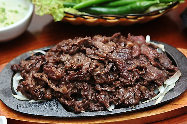 포토 JPG 그릇 접시 한식 음식 채소 고추 양파 육류 사람없음 아웃포커스 소고기 철판 불고기 국내포토 식기 식재료 촬영기법 파일형식