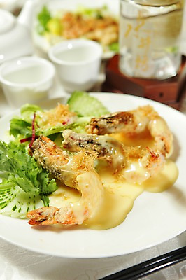 포토 JPG 그릇 접시 음식 채소 오이 새우 서양음식 사람없음 아웃포커스 해물요리 튀김 해산물 새우튀김 국내포토 식기 촬영기법 갑각류 파일형식