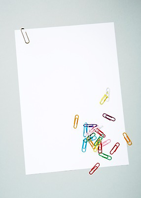 포토 JPG 스튜디오촬영 배너 종이 백그라운드 안내 사각프레임 프레임 광고판 알림판 실내 틀 근접촬영 사람없음 사무용품 알림 오브젝트 백지 클립 국내포토 뷰포인트 문구용품 내부 사각형 판 파일형식