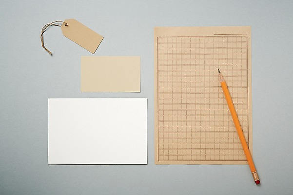 포토 JPG 스튜디오촬영 배너 종이 백그라운드 안내 사각프레임 프레임 광고판 알림판 실내 틀 근접촬영 사람없음 필기구 연필 라벨 메모지 알림 오브젝트 원고 원고지 국내포토 뷰포인트 문구용품 학용품 내부 사각형 사무용품 판 파일형식