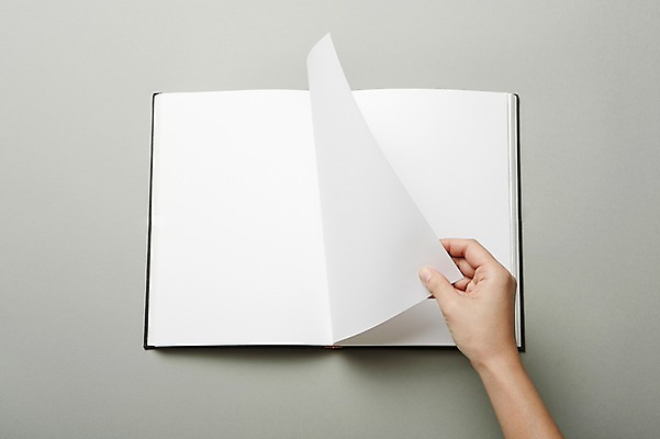 포토 JPG 스튜디오촬영 손 배너 종이 백그라운드 안내 프레임 한손 알림판 실내 틀 한명 근접촬영 신체부위 책 펼침 잡기 알림 오브젝트 국내포토 1 뷰포인트 모션 사람 내부 파일형식