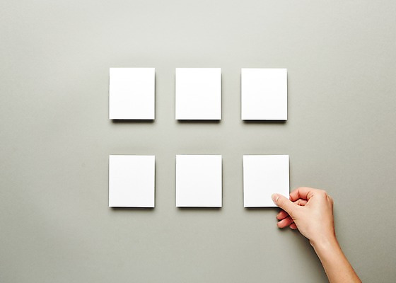 포토 JPG 스튜디오촬영 모양 손 배너 종이 배경화면 백그라운드 안내 프레임 한손 알림판 실내 틀 한명 근접촬영 신체부위 사각형 잡기 알림 오브젝트 국내포토 도형 1 뷰포인트 모션 사람 내부 파일형식